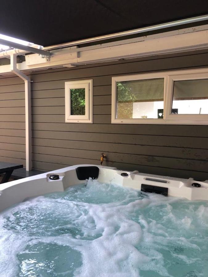 Woodlands Luxury Escape - Lodge 81 Нью-Ки Экстерьер фото
